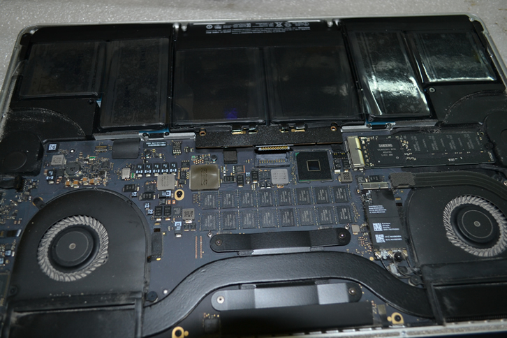 Замена батареи MacBook Pro